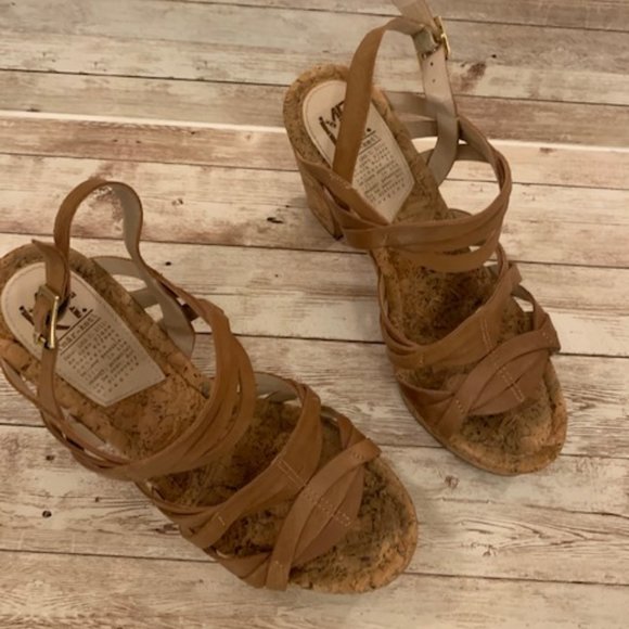 Market Cork Strappy Heeled Neutral Sandal - Picture 6 of 8